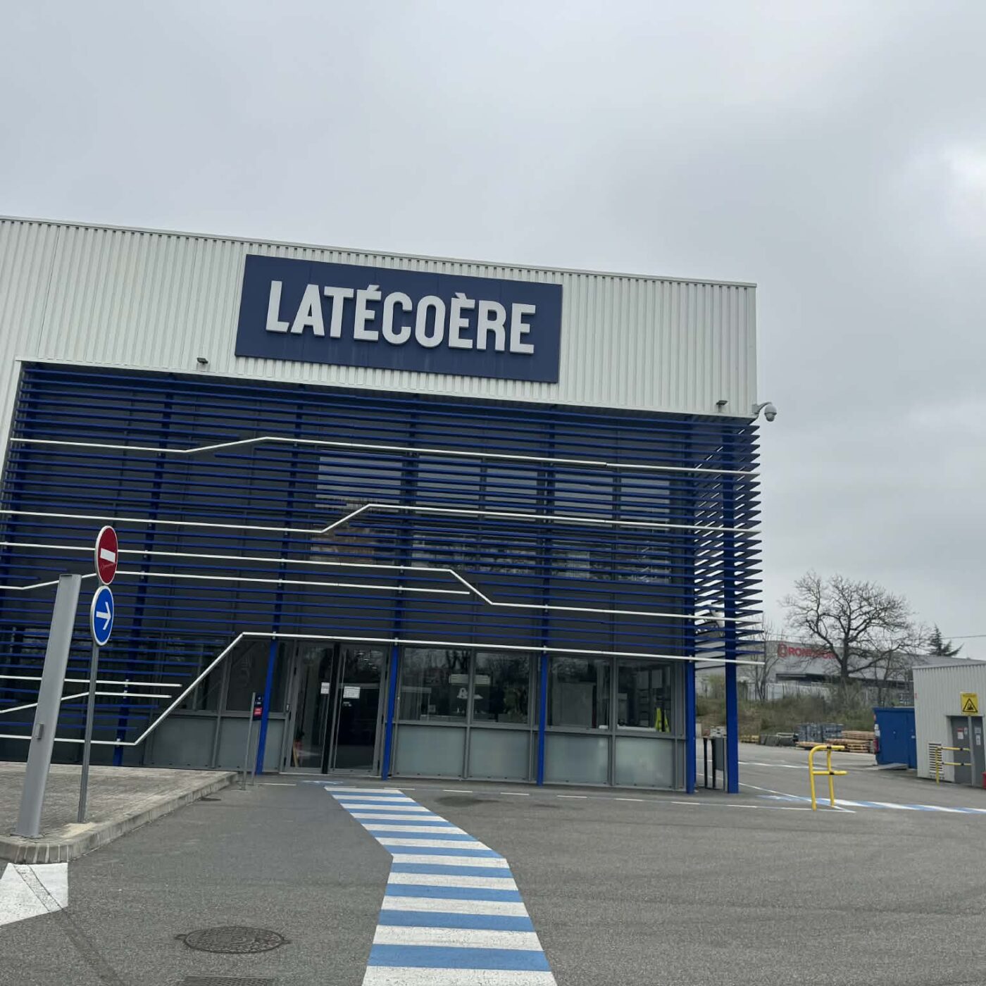 Relokace výrobních linek CNC Mazak – Toulouse → Praha